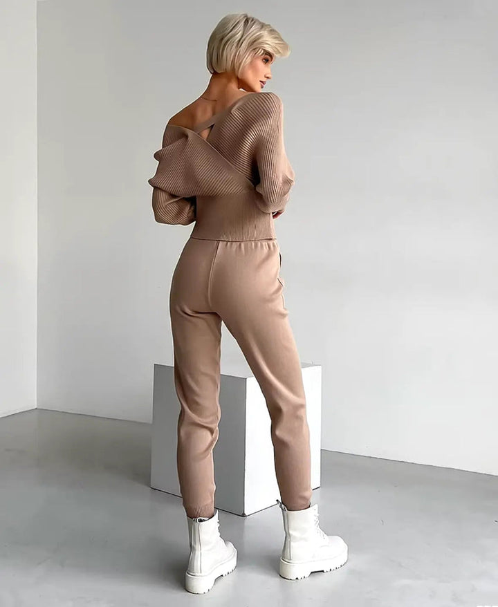 Noelle V-Neck Pullover Sweater