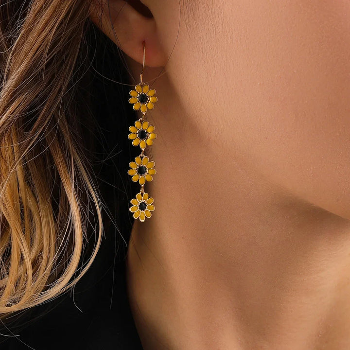 Bloomline Daisy Earrings
