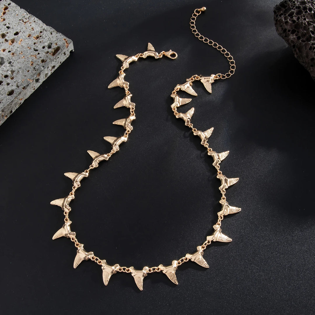 Luth Noir Necklace